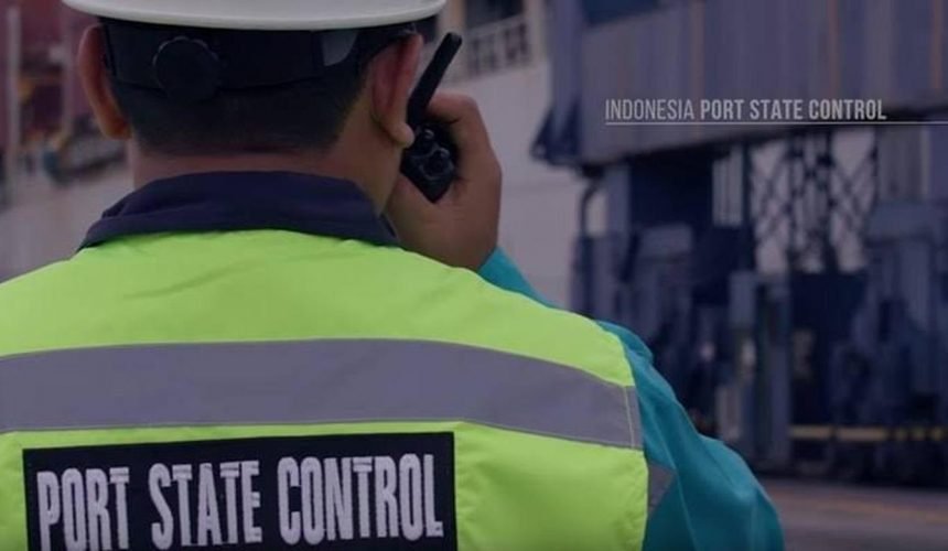 Bongkar muat di Pelabuhan Makassar mencapai 132.798 TEUs triwulan III 2021